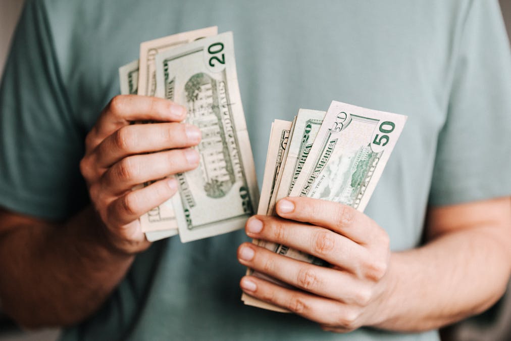 Como Investir R$100 por Mês e Construir Riqueza com Consistência